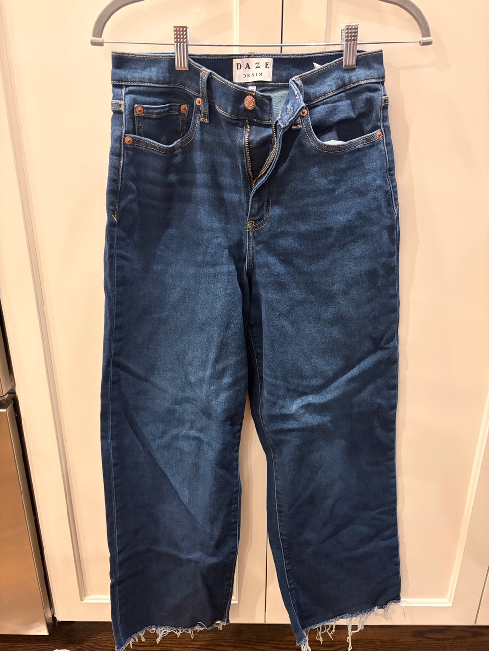 Daze - High rise, wide legged ankle length jeans